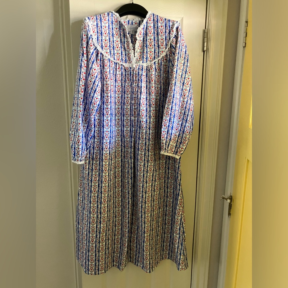Lanz of Salzburg Flannel Cottage Core Night Gown